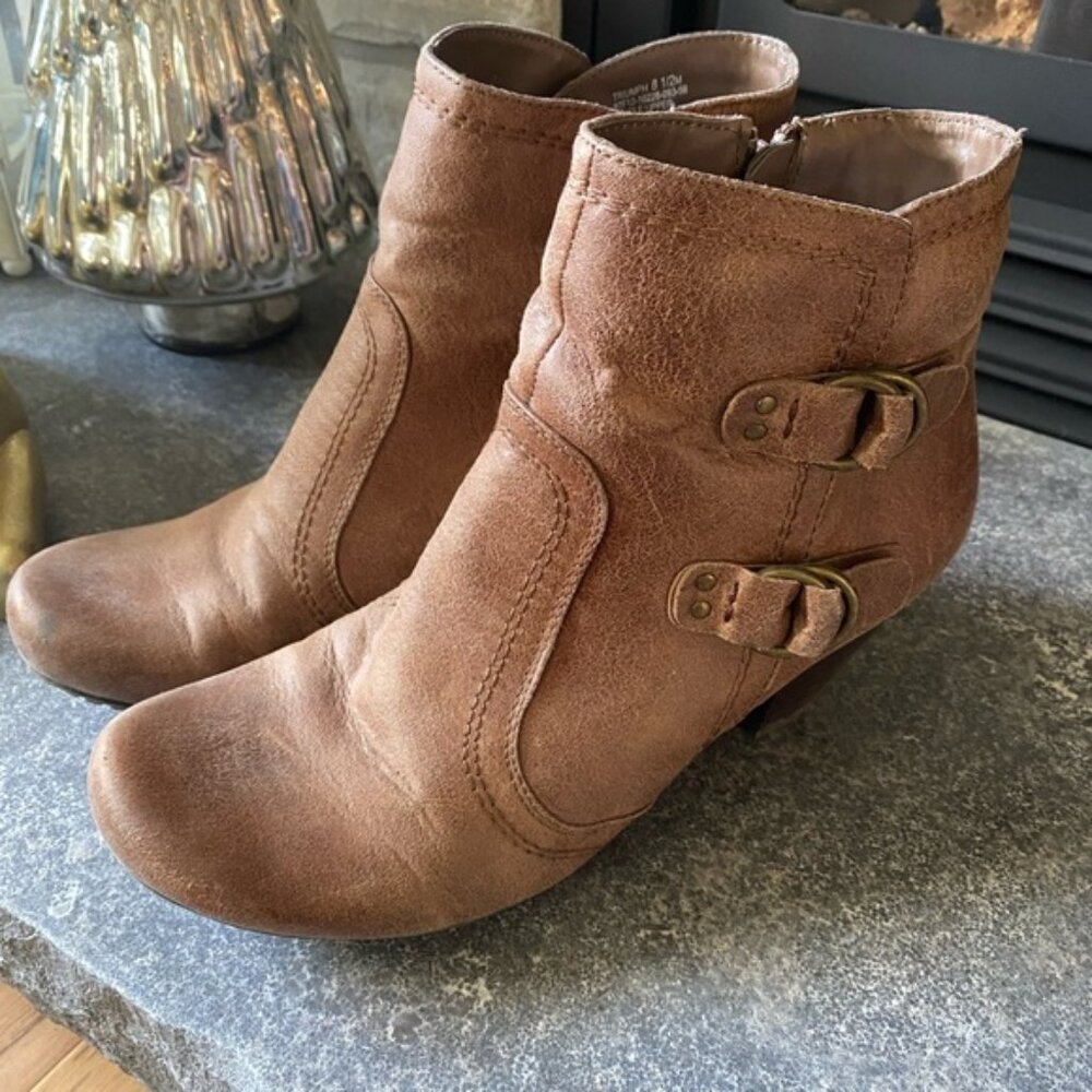 ??3 for $15 SALE?? Short Faux Leather Boots